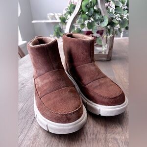 Sorrel youth suede waterproof boot